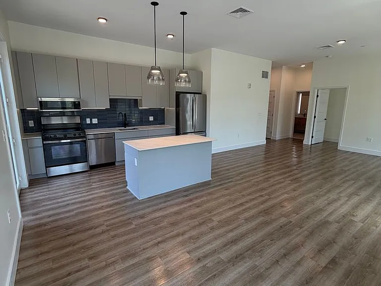 One Park Apartments — Photo 143