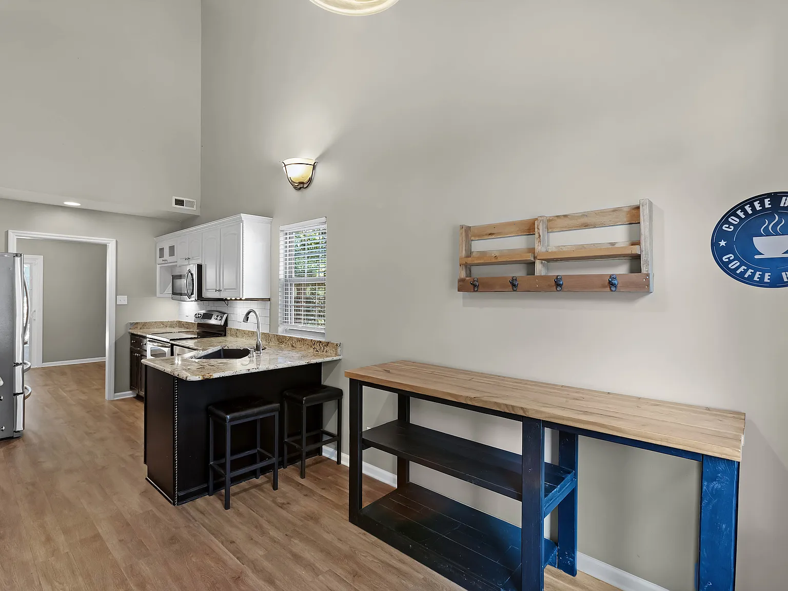 3 bed, 1861 sqft, $2,750 — Photo 3