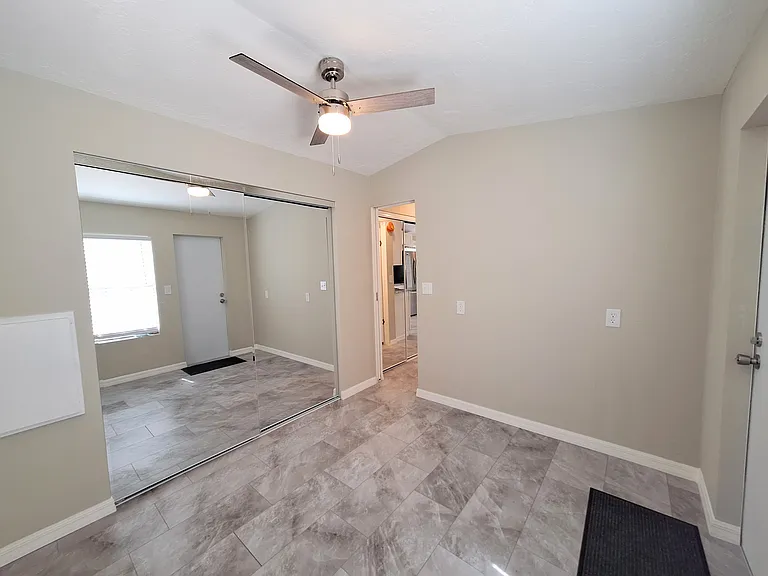 219 33rd St W #27 — Photo 8