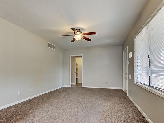 3rd image of 640 E 1st Pl