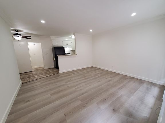 4th image of 822 N Mariposa Ave APT 3