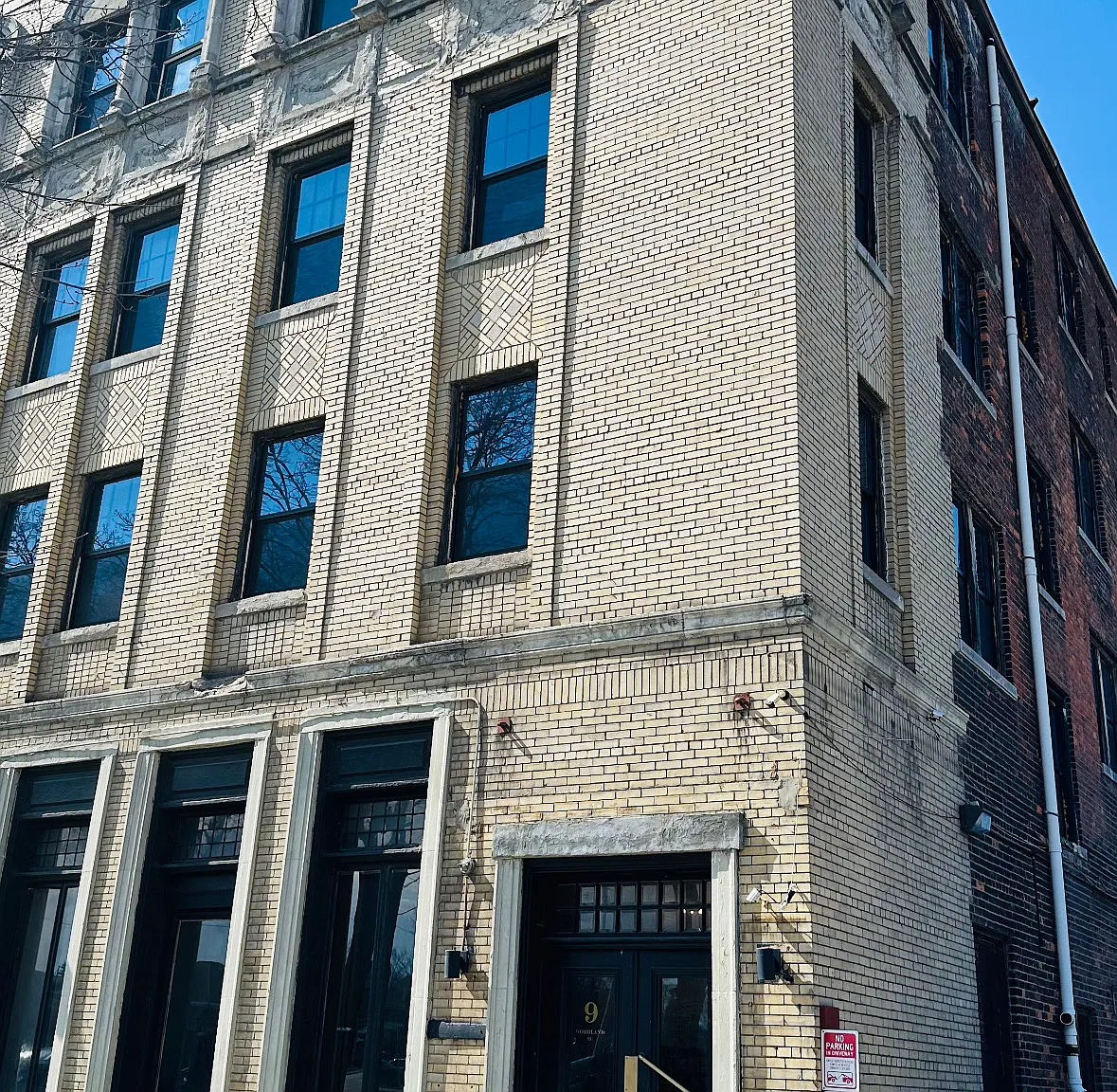 9 Woodland Apartments — Photo 4
