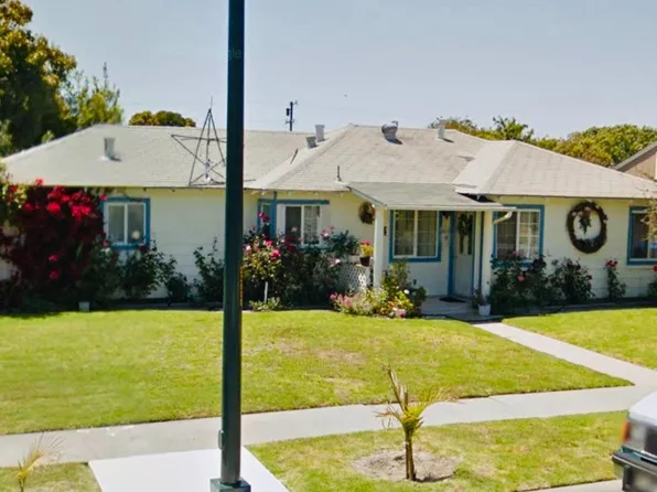32 Prince Pl, Salinas, CA 93905