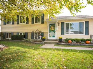 42682 Pheasant Run Dr, Sterling Heights, MI 48313