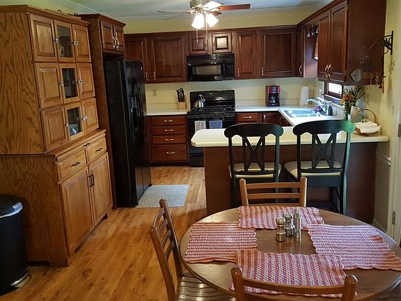 4th image of 3925 Forsythe Dr