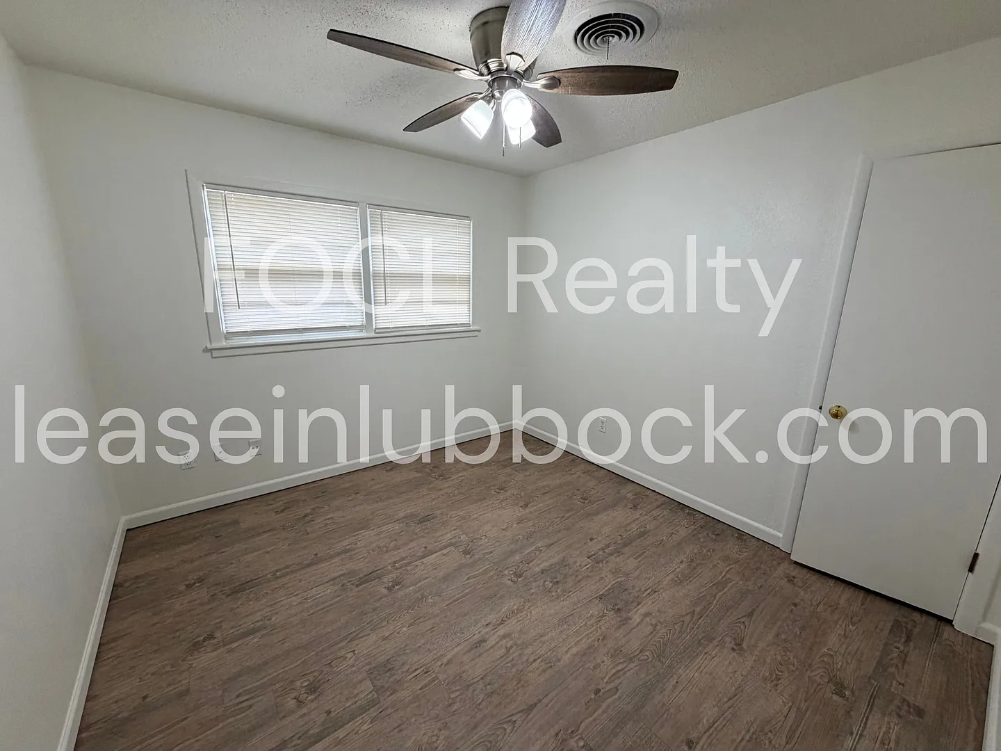 Updated 3 bedroom/2 bathroom home — Photo 3