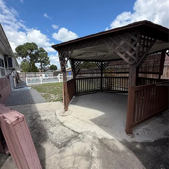 101 Gardenia Rd — Photo 22