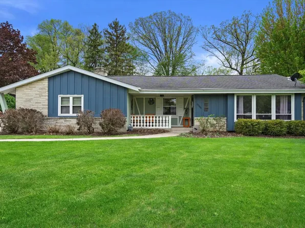 17505 Royalcrest DRIVE, Brookfield, WI 53045