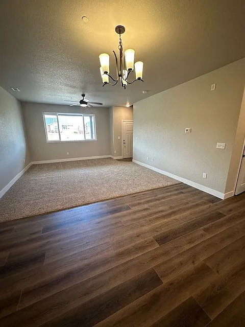 3 bed, 2.5 bath, 1732 sqft, $2,400 — Photo 4