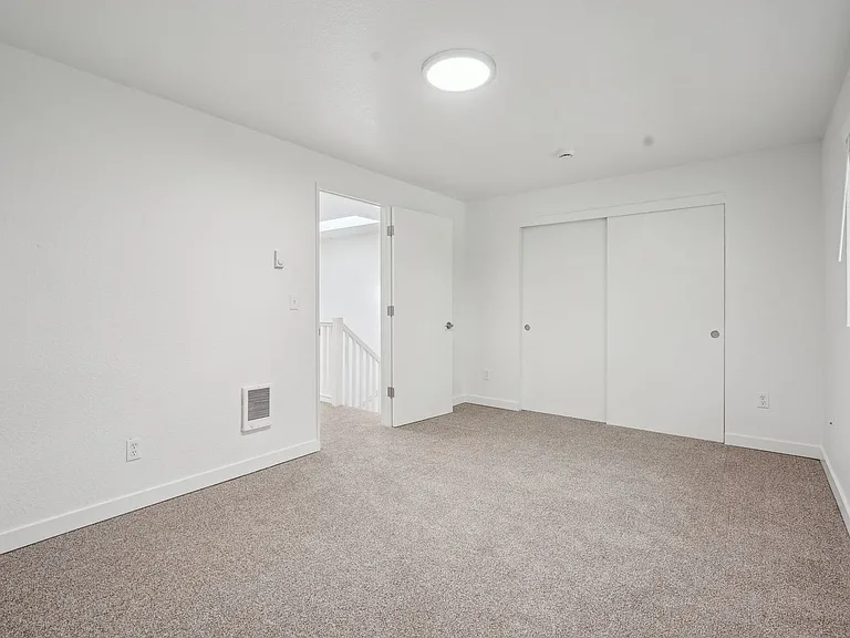 The Arch - Apartments & Townhomes — Photo 62