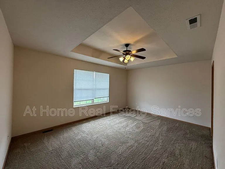 3858 S Jonathan Ave — Photo 8