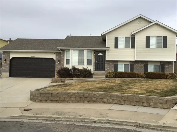 1317 Nalder Cir, Layton, UT 84040