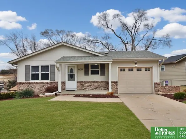 9001 Florence Dr, Bellevue, NE 68147