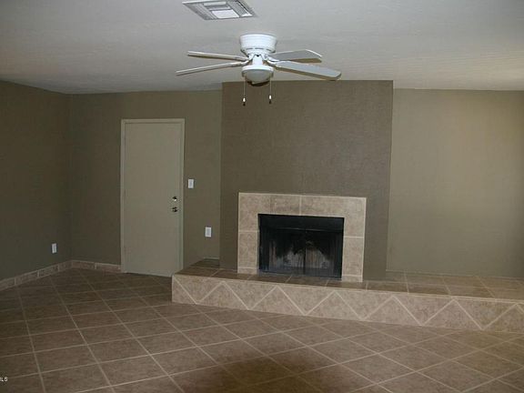 3rd image of 1543 W Joan De Arc Ave