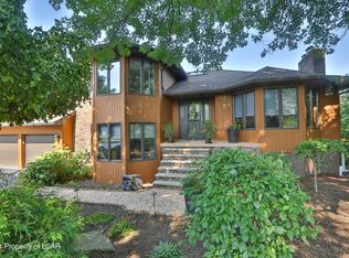 126 Upper Demunds Rd, Dallas, PA 18612