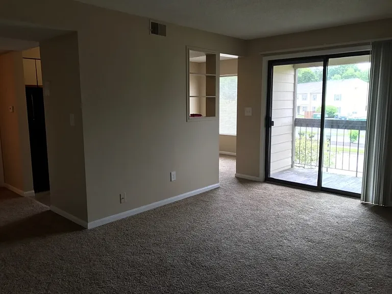 Chimneys Of Oak Creek Apartments — Photo 38