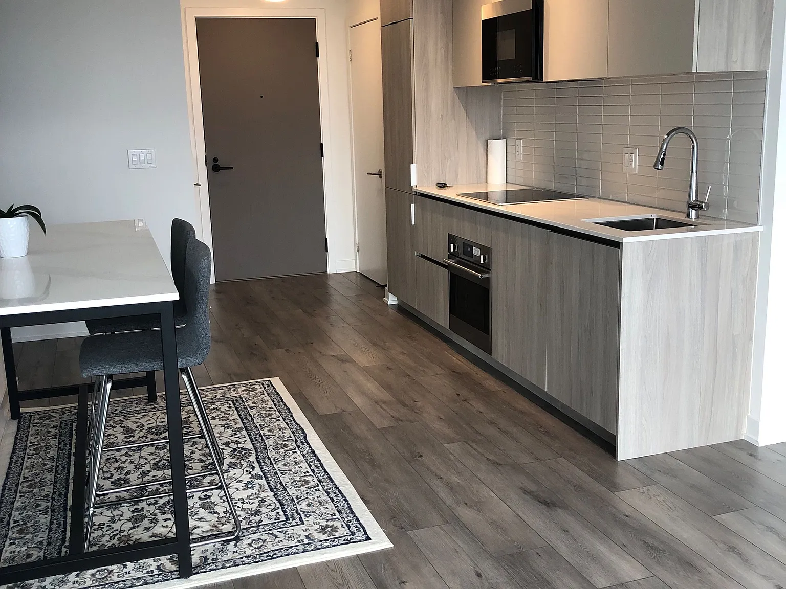2 bed, $2,400 — Photo 4