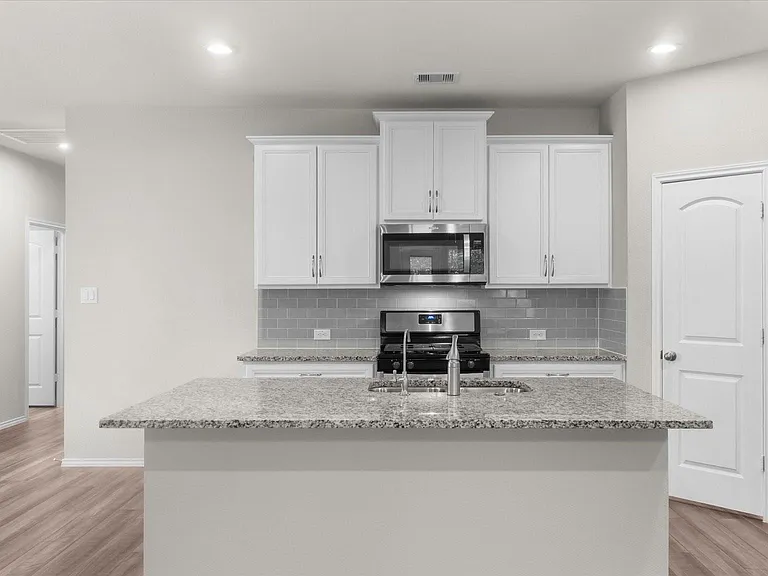 9257 Inland Leather Ln — Photo 8