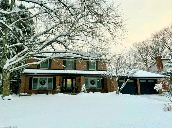 29 Woodside Dr, Hamilton, ON L8T 1C4
