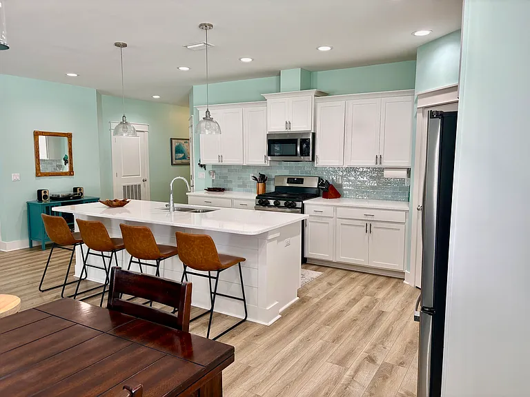 454 Locksley Dr — Photo 8
