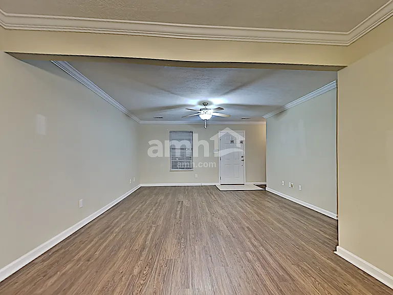 2000 Farmstead Ln — Photo 6