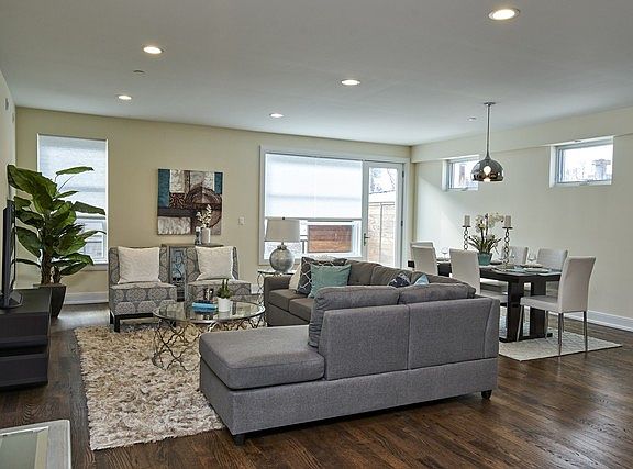 3rd image of 1133 Chicago Ave #2SW