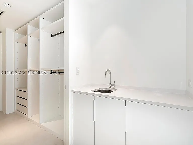 1000 Biscayne Blvd #2002 — Photo 14