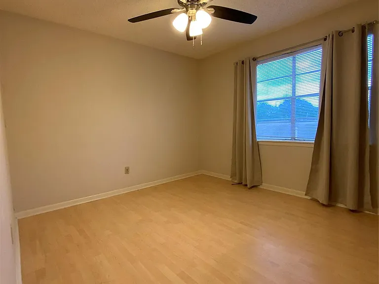 5027 Kleinway Dr — Photo 16