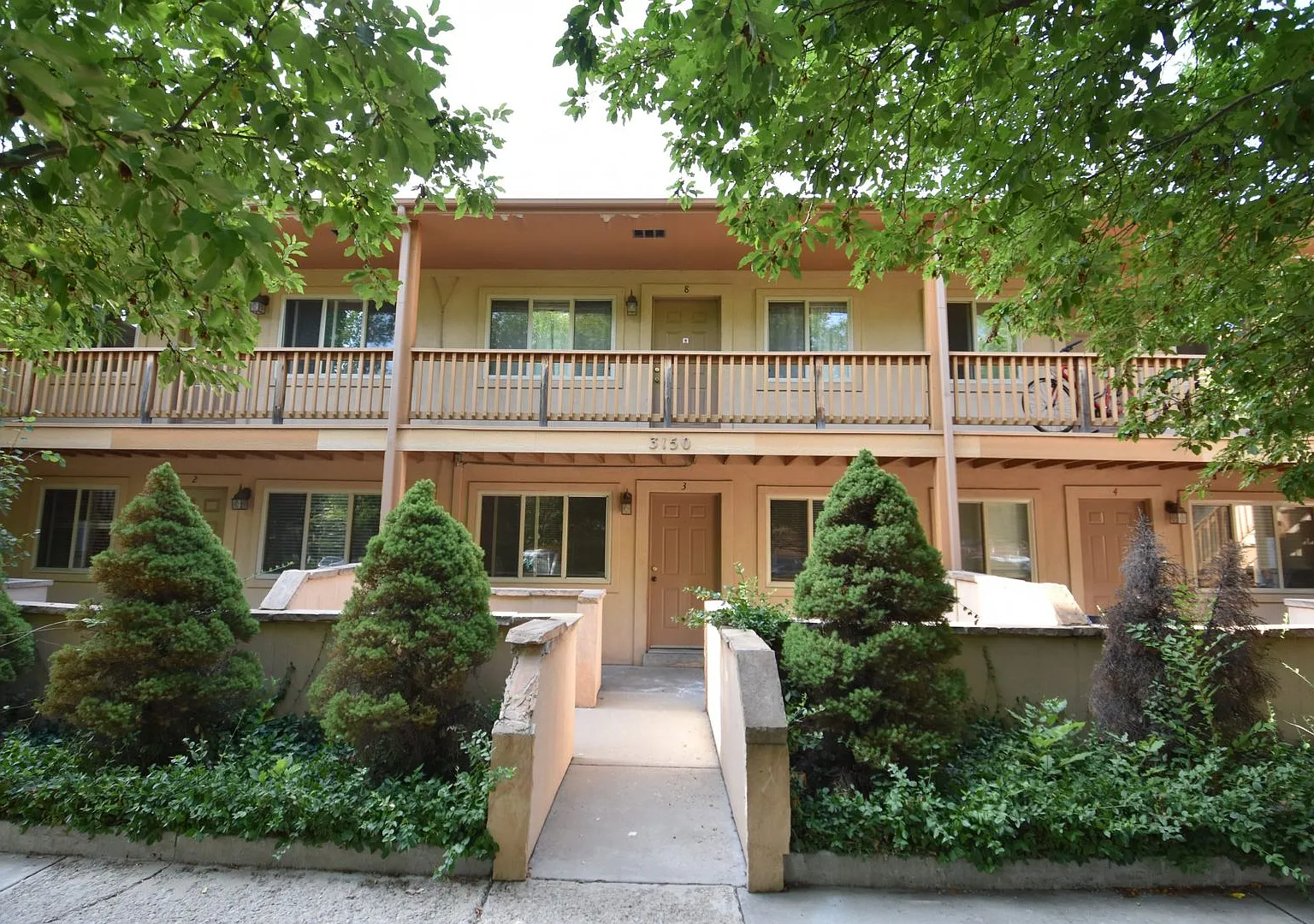1 Bedroom Condo 3 Blocks from CU! — Photo 3