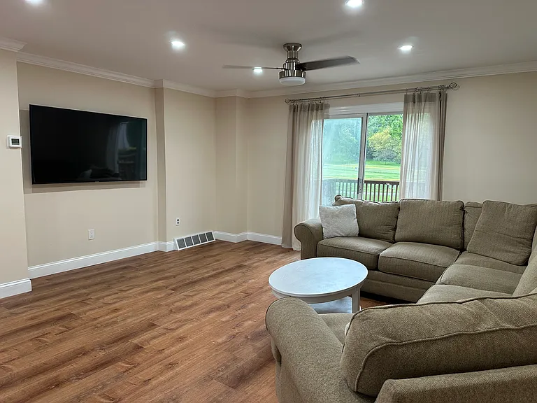 145 Sutcliffe Ln — Photo 11