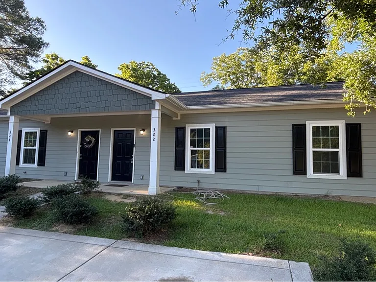 322 E Jenkins St — Photo 2