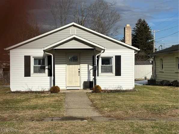 2223 Norwood Blvd, Zanesville, OH 43701