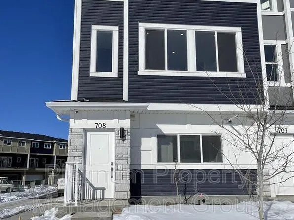 33 Merganser Dr W, Chestermere, AB T1X 1K9