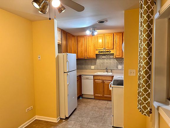 5th image of 310 Lathrop Ave APT 408