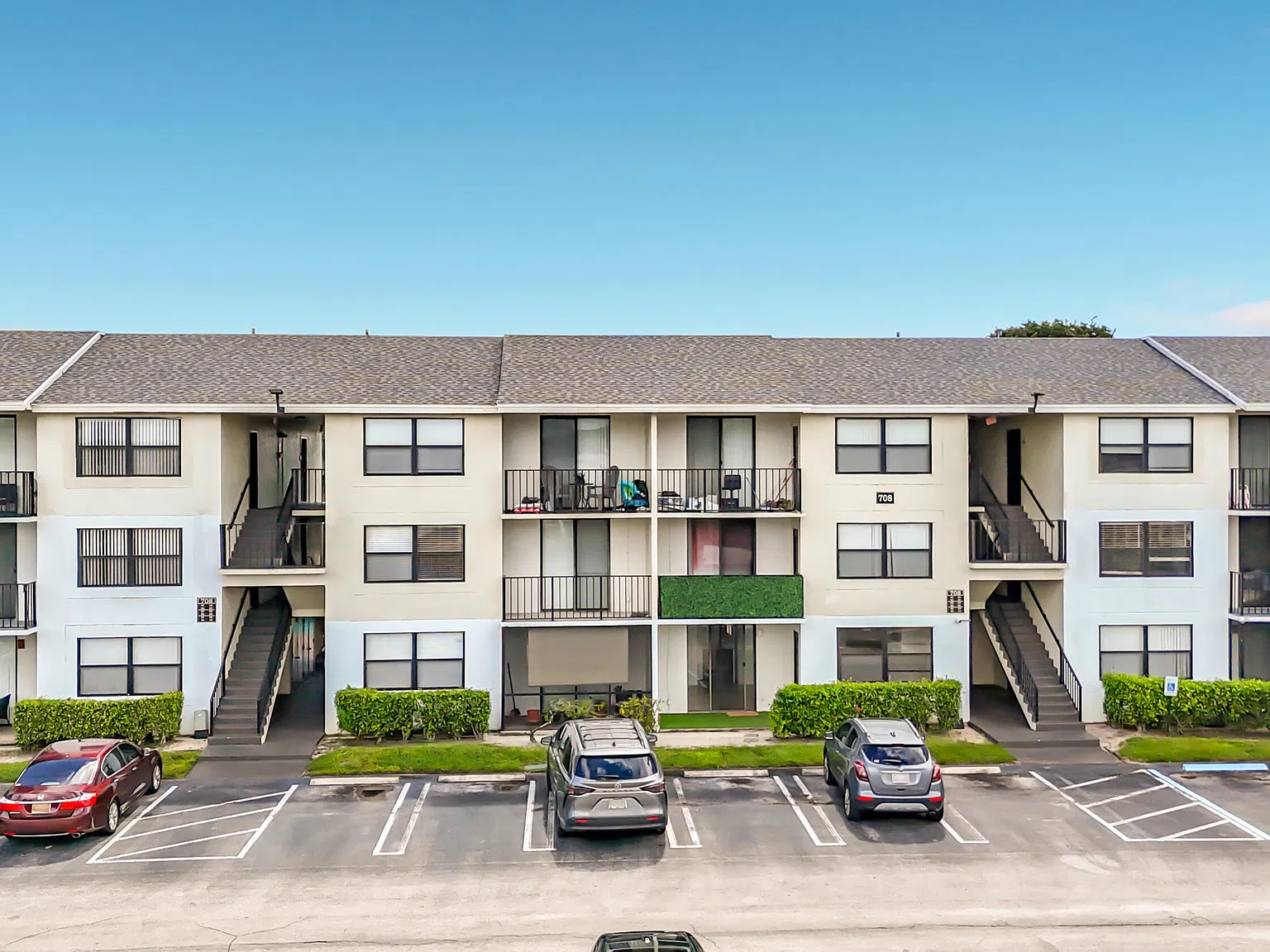 1 bed, 1.0 bath, 527 sqft, $1,495 — Photo 2