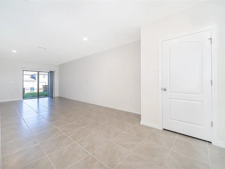1815 Red Canyon Dr — Photo 5