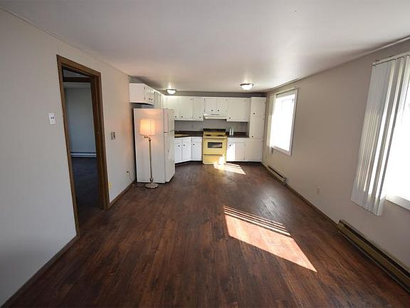 2nd image of 352 Stanley Ct