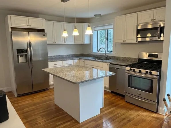 15 Columbia Rd, Medford, MA 02155