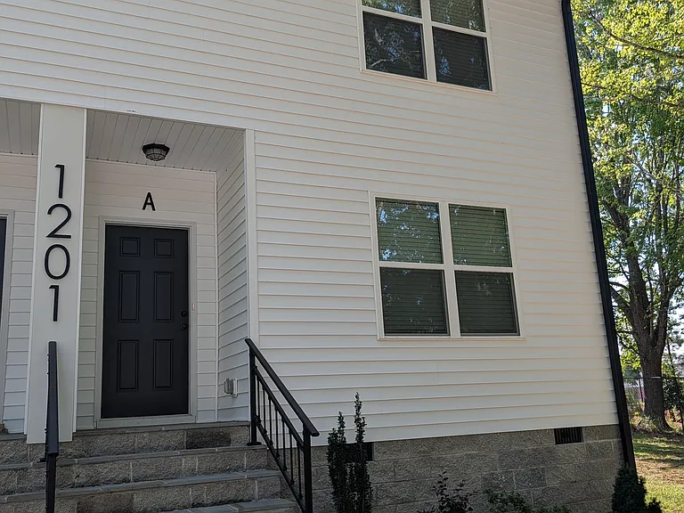 1201A James St #A — Photo 10