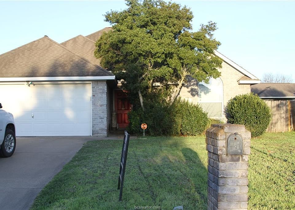 1st image of 110 Lonesome Dove Dr