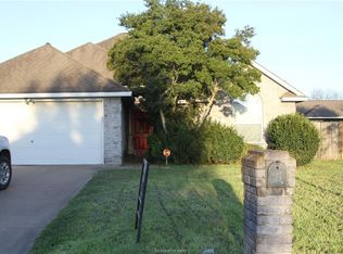 110 Lonesome Dove Dr, Navasota, TX 77868