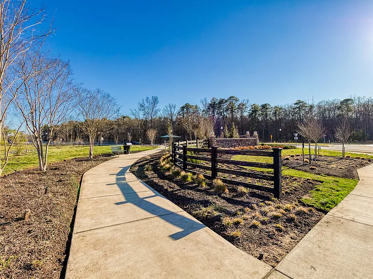 2050 Hinshaw Dr — Photo 44