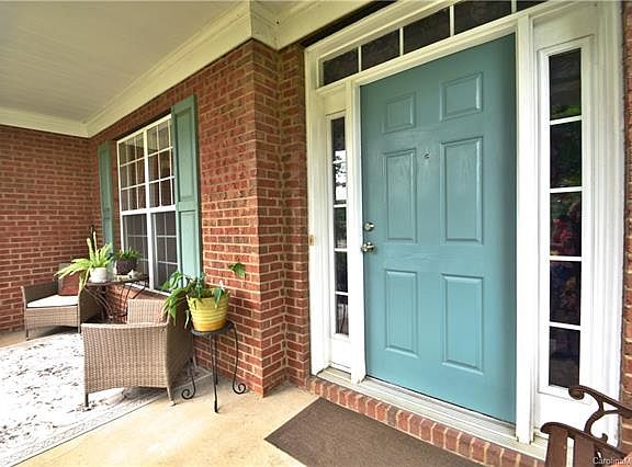 2nd image of 10839 Fountaingrove Dr