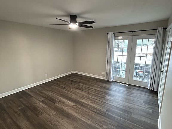 4th image of 440 Ashland Ave #2B-1Ba-1566Sqft