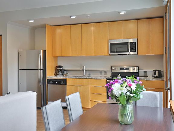 5th image of 1400 Bellevue Way NE #1432