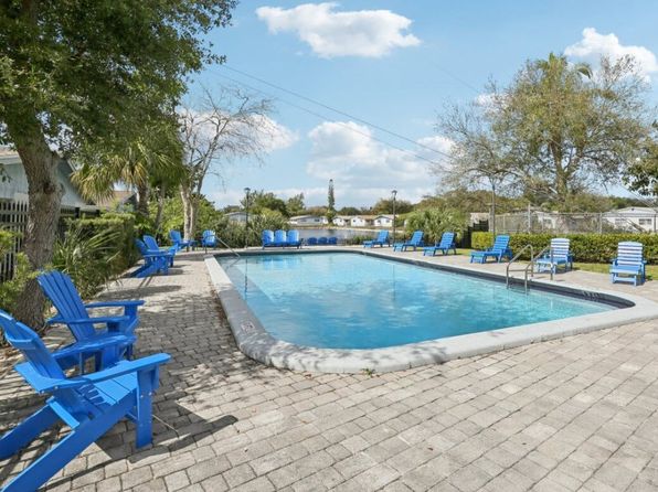 3252 SW 52nd Ave #15-3163