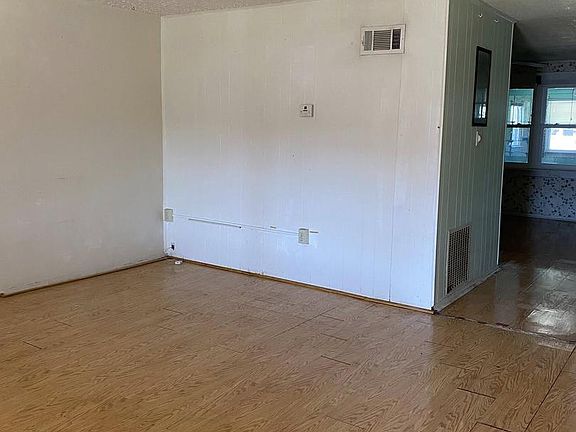 2nd image of 8048 Eastdale Rd