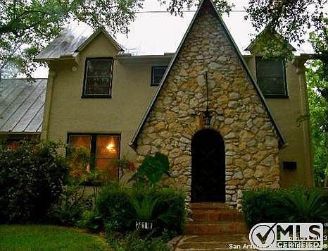 1st image of 221 W Lullwood Ave