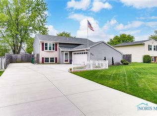 517 Indian Ridge Trl, Rossford, OH 43460