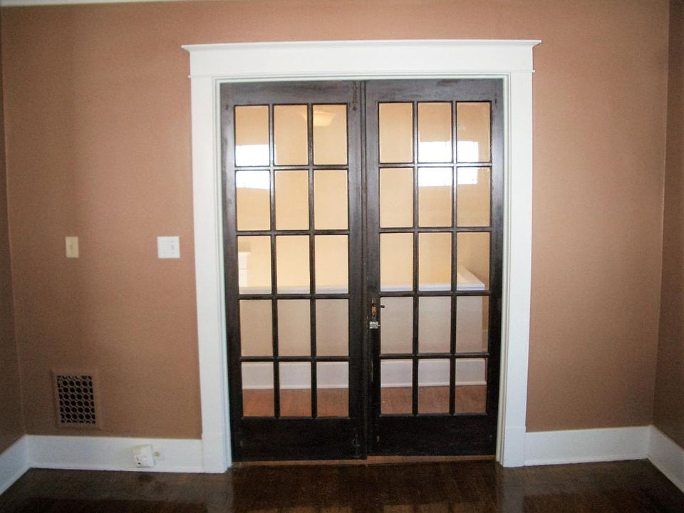 french doors leading to foyer